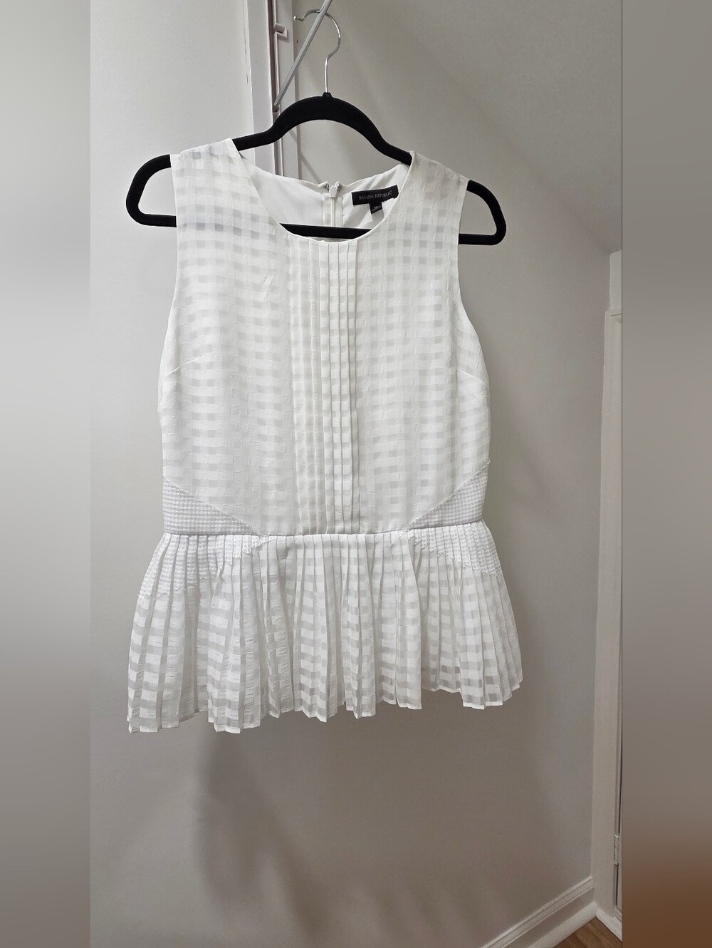 Banana Republic White Sleeveless Pleated Peplum Camisole